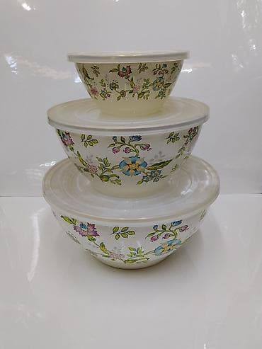 dish sets: Набор мисок с крышками, 3 штуки - Материал: пластик. - Украшение — 1