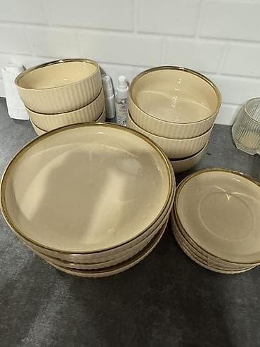 dish sets: Набор столовой и чайной посуды в едином стиле цвета айвори с — 1