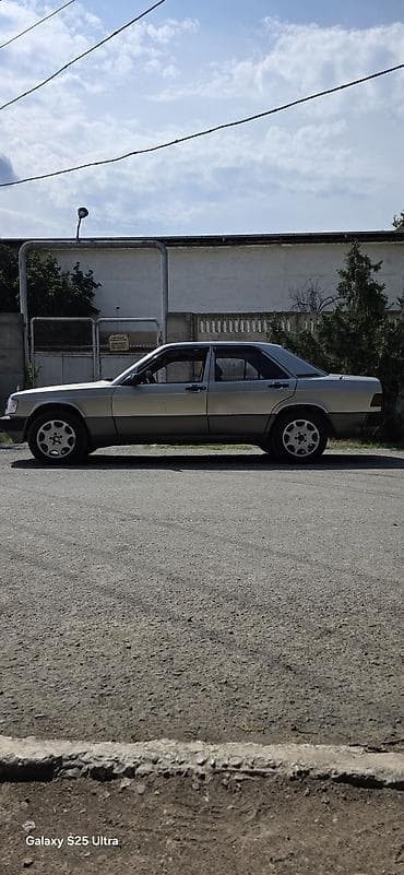 Mercedes-Benz 190: 1992 г., 1.8 л, Механика, Бензин, Седан — 7