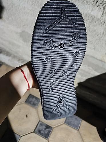 nike tech flece: (Размер 42-43) в наличии 2 пары одна пара 450сом Кроссовки мужские — 4