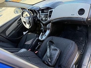 8: Chevrolet Cruze: 2011 г., 1.8 л, Автомат, Бензин, Седан — 5