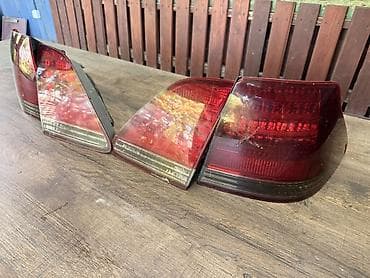 Toyota crown 180 Задние стопы-фонари комплектом для автомобиля