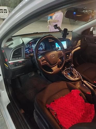 Hyundai Avante: 2017 г., Автомат, Газ, Седан — 1