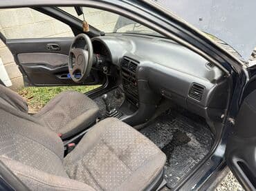 сиденья на портер 1: Suzuki Swift: 1994 г., 1.6 л, Механика, Бензин, Седан — 6