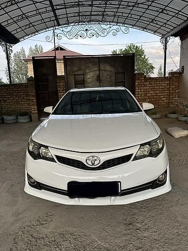 Транспорт: Toyota Camry: 2012 г., Седан — 1
