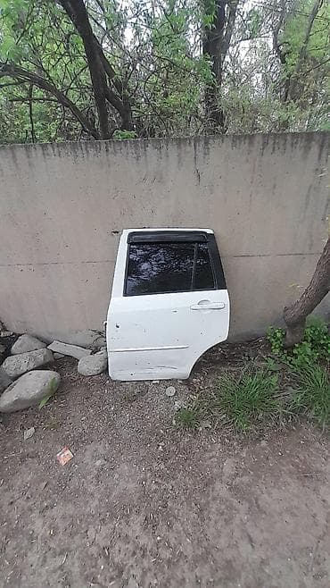 Дверь Задняя правая Mazda