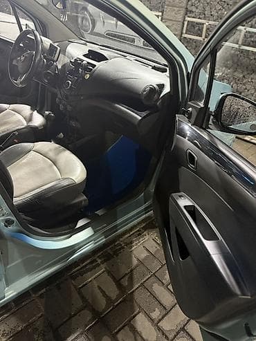 chevrolet tracker ltz: Chevrolet Spark: 2009 г., 1 л, Автомат, Бензин, Хэтчбэк — 7