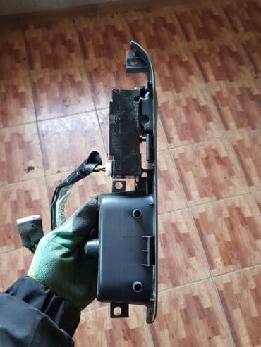 сетевые фильтры moxom: Заднее правое Mitsubishi, 2004 г., Б/у, Оригинал — 2