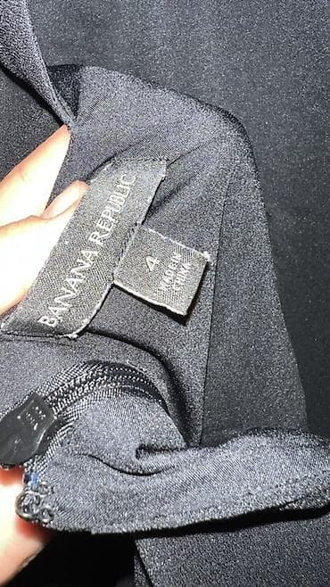 черный платья: Черное женское платье миди с длинными рукавами. - Силуэт: приталенный — 9