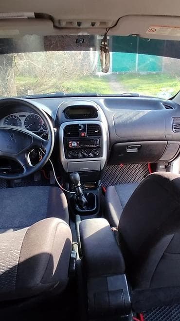 mini kooper: Mitsubishi Carisma: 2003 г., Ручные, Бензин, Седан — 4