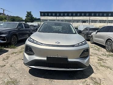 e 303: Changan Qiyuan Q05: 2026 г., Электромобиль — 1