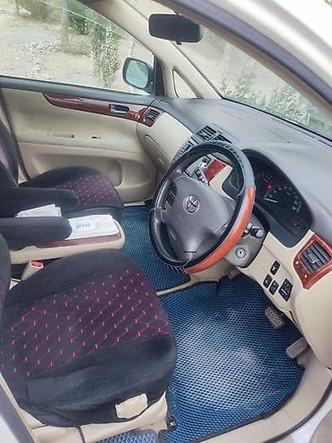 портер рядом: Toyota Ipsum: 2001 г., 2.4 л, Автомат, Бензин, Минивэн — 5