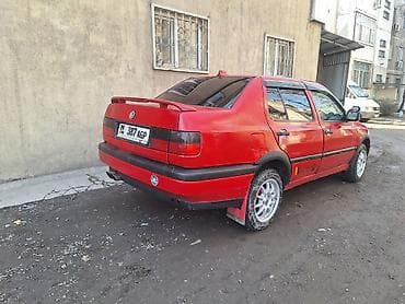 компрессор для колес: Volkswagen Vento: 1994 г., Седан — 3