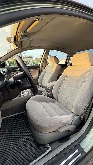вечер: Volkswagen Passat: 2001 г., 2 л, Автомат, Бензин, Седан — 4