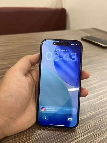 apple iphone 16: IPhone 15 Pro, Б/у, 256 ГБ, Черный, Чехол, 85 % — 1