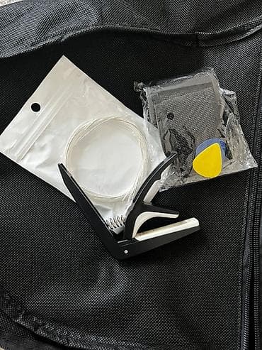 micro cd: Классическая гитара, корпус формата дредноут, цвет черный глянец — 3