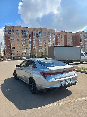 elantra: Hyundai Elantra: 2020 г., Седан — 4