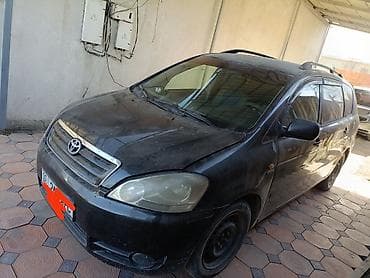 01: Toyota Avensis: 2002 г., 2 л, Механика, Бензин, Минивэн — 3