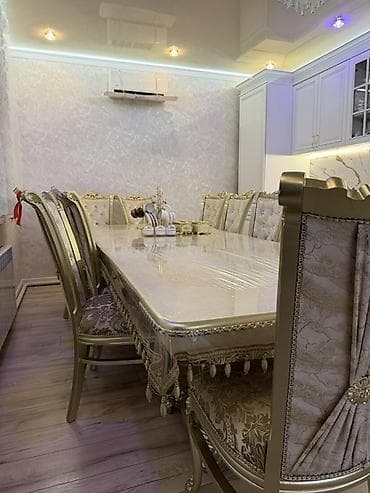Ремонт и строительство: Продаю стол со стульями на 12 персон,дерево орех,крашеный в золотой — 4