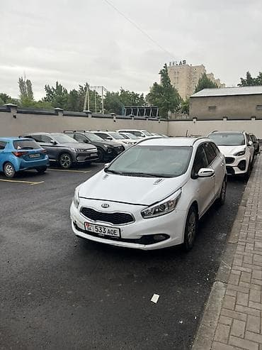 Kia: Kia Ceed: 2014 г., 1.6 л, Механика, Бензин, Универсал — 4