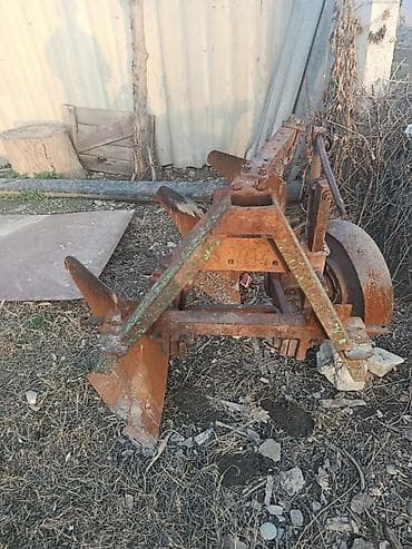 обратный плуг: Навесной оборотный плуг для трактора - Конструкция на 3 корпуса (три — 2