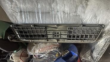mersedes e320: Решетка радиатора Nissan Б/у, Оригинал — 1