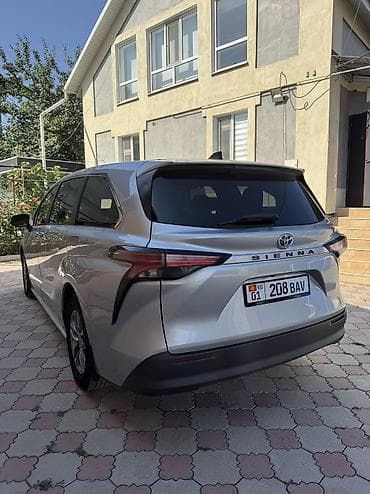 sprinter 2 7: Toyota Sienna: 2021 г., 2.5 л, Вариатор, Гибрид, Минивэн — 4