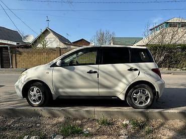 tesla 3: Toyota Ist: 2003 г., 1.3 л, Автомат, Бензин, Хэтчбэк — 4