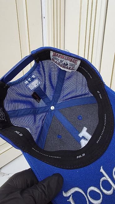 комбинации: Кепка, Бейсболка, Los Angeles, Козырек: Изогнутый, С сеткой — 3