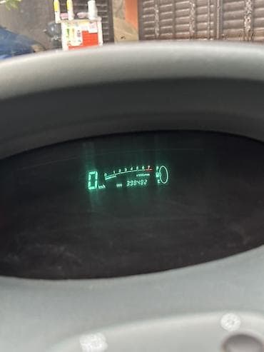 машина тайотта: Toyota Yaris: 2001 г., 1.3 л, Механика, Бензин, Хэтчбэк — 9