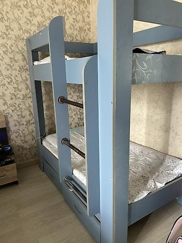 nike tech fleese: Двухъярусная детская кровать, Б/у, ЛДСП, цвет - Голубой — 2