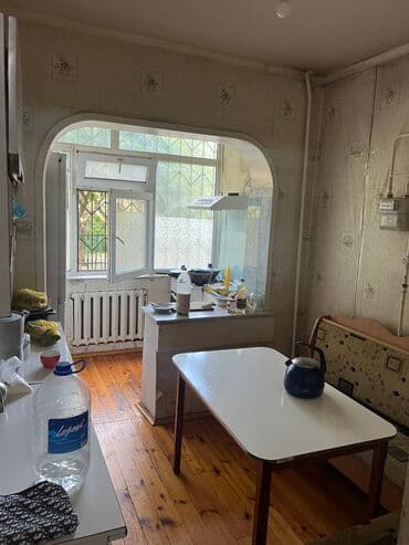 продаю старую 3 квартиру: 3 комнаты, 70 м², 105 серия, 1 этаж, Старый ремонт — 3