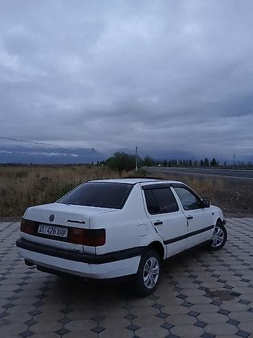 Транспорт: Volkswagen Vento: 1996 г., 1.8 л, Кол менен иштөөчү, Газ, Седан — 6
