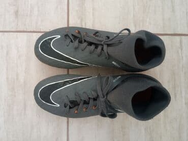 Продаю футбольные бутсы б/у, но как новый, много не носил, с носком