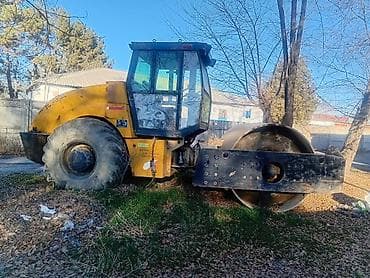 трактор каток цена: 2007 года, 18 тон Дорожный вибрационный каток XCMG (одновальцовый — 4