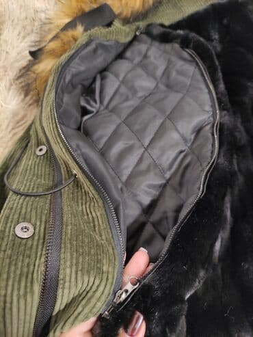 куртка подростковая зимняя: Новаястильная куртка на девочку. 6-8лет.Можно носить зимойподклад — 3