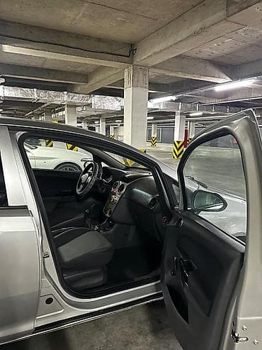 2008: Opel Corsa: 2008 г., Механика, Бензин, Хэтчбэк — 10
