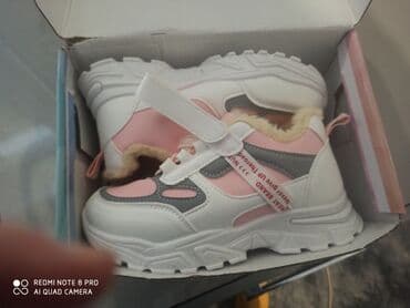 Детская обувь: Срочно продаю зимние кроссовки новые размер не подошли — 5