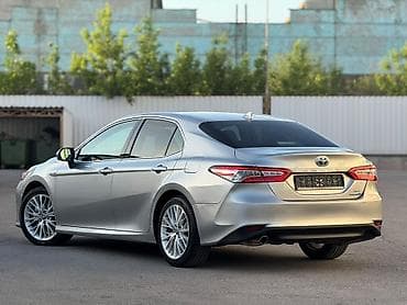 e2 byd: Toyota Camry: 2019 г., 2.5 л, Автомат, Гибрид, Седан — 3