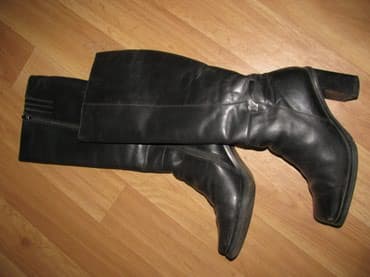 Сапоги: Сапоги KARDINO кожа зимние размер 35 в отличном состояние. Район — 2