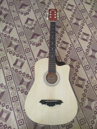 концерты в бишкеке: Акустическая гитара. Название:Амадеус Стоимость гитары:5500сом. В — 3