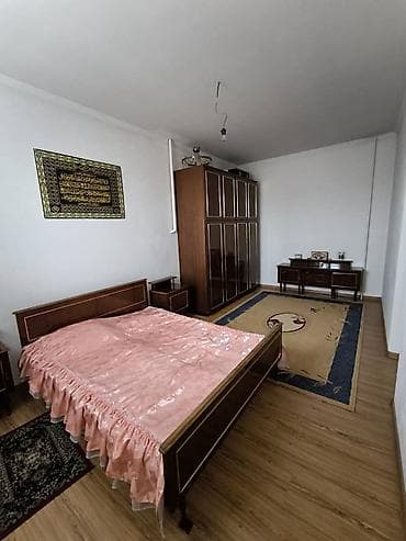 жаны уйлор: Срочно,продаю дом в мкр.Курманбек . Просторный двухэтажный дом с — 9
