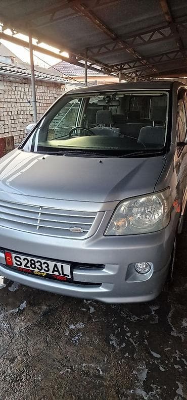 Toyota: Toyota Noah: 2003 г., Автомат, Бензин, Минивэн — 5