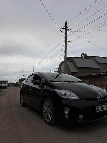 Toyota Prius: 2013 г., 1.8 л, Вариатор, Гибрид, Хэтчбэк
