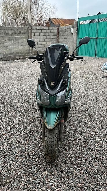 продается электро мото и скутер мотоцикл: Тип скутера 150 куб. см, Бензин, Б/у — 1