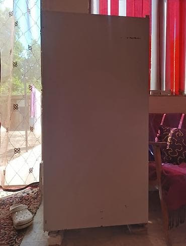 шейкер для воды: Холодильник однодверный, классический белый. Особенности: - — 3