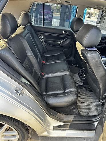 Продажа авто: Volkswagen Golf: 2001 г., 2 л, Автомат, Газ, Хэтчбэк — 6
