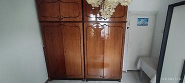 Шкафтар: Продаются 2 шкафа двухстворчатые. Верхние полки отделяются (уже в — 3