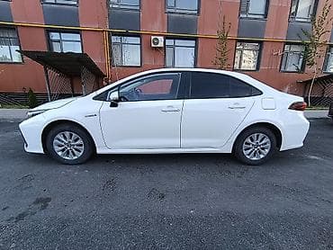 на corolla: Toyota Corolla: 2022 г., 1.8 л, Вариатор, Гибрид, Седан — 8