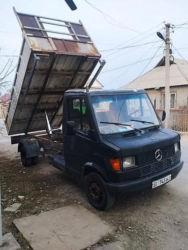 case 580: Грузовик, Mercedes-Benz — 1